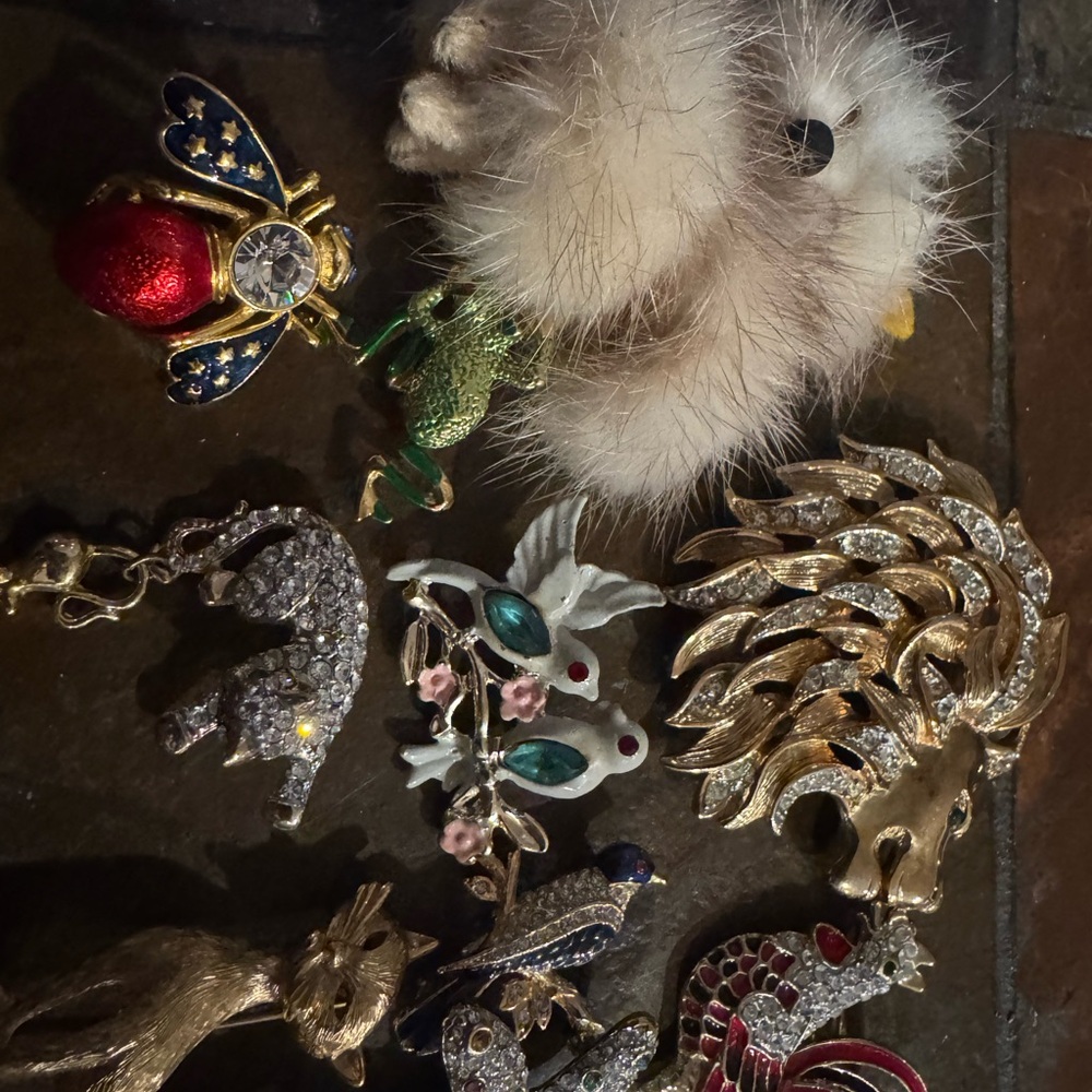 Assorted Animal Broochs pens fur 18 pcs VINTAGE